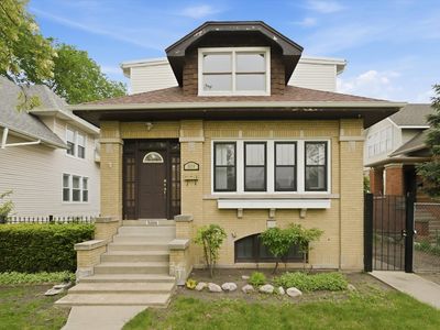 5019 N Kostner Ave