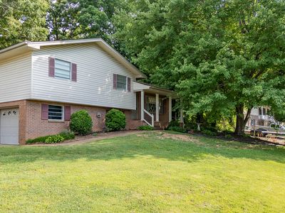 901 Spurling Dr