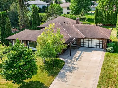 21 Carriage Ln