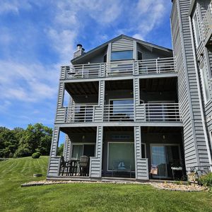 94 Waterside Cir APT A2