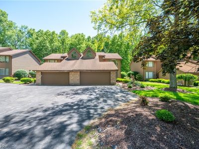 Property at 9114 Inverrary Dr SE, Warren, OH