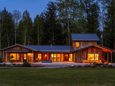 202 Siskin Ln