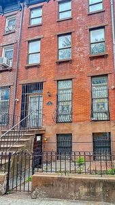 78 Hoyt St