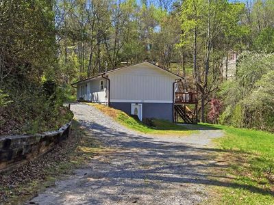 28 Peace Valley Ln
