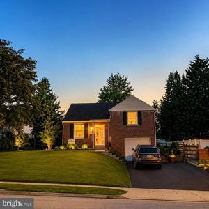 18 N Malin Rd