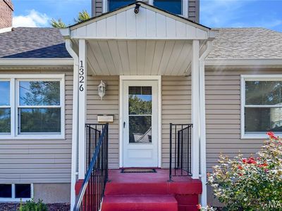 1326 Leroy Ave