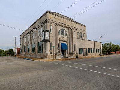 200 S Main St