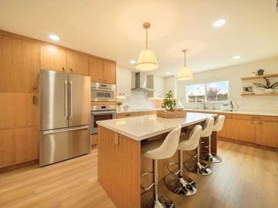 4833 Claremont Park Ct
