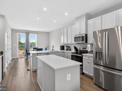 7832 Yona Ct