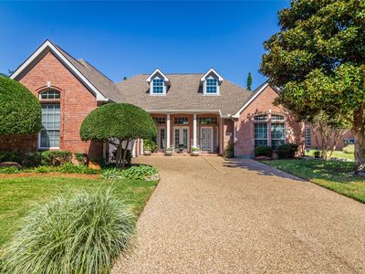 513 Fairway Lakes Dr