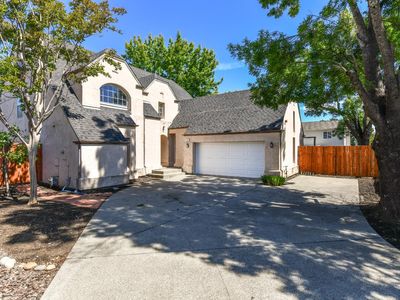 26 Lloyd Court