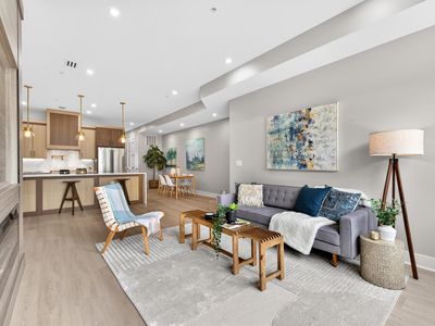 172 Griffith St #1