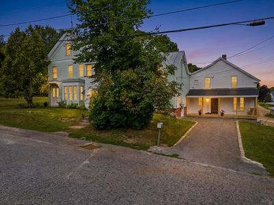 17 Oak Street