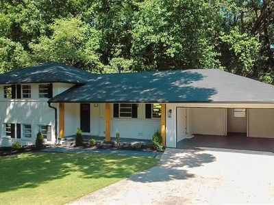 3539 Embry Cir