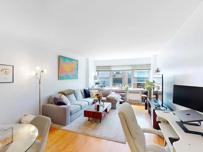 311 E 71st St APT 6C