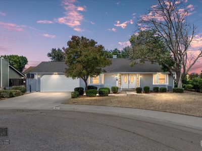 813 Holiday Way