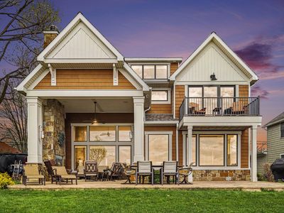 542 Lake Dr