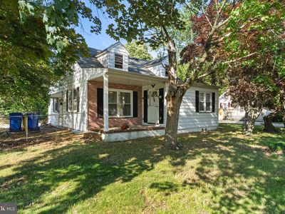 1906 E Main St