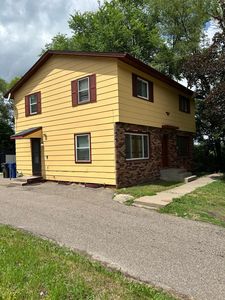 331 McKnight Rd S