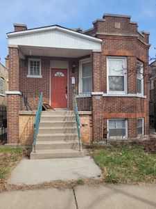 3229 S Springfield Ave
