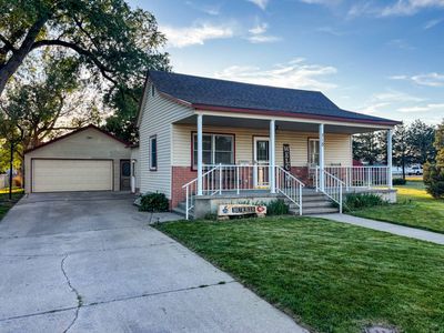 715 Radloff Ave