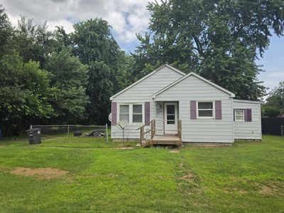 2420 E 35th Ave