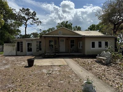 1425 Douglas Rd
