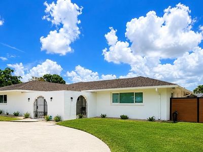 2806 Satsuma Dr
