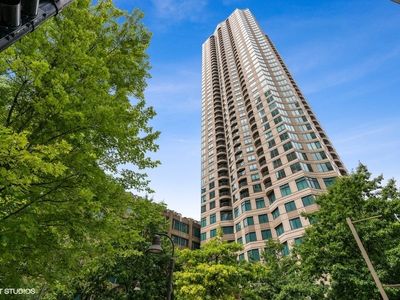 400 N La Salle Dr APT 3002