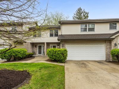 Property at 1029 Claremont Dr, Downers Grove, IL