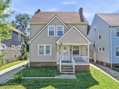 Property at 971 Pembrook Rd, Cleveland Heights, OH