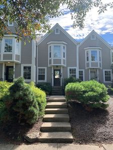 493 W 3rd Ave