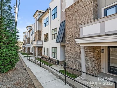 1111 Parkside Greenway Dr