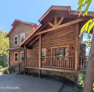 2152 E View Dr