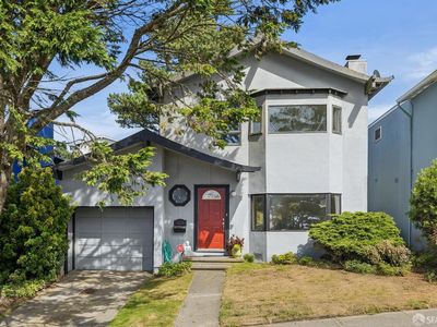 371 Inverness Drive