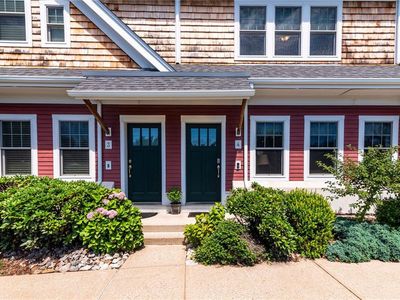 265 Post Rd #4