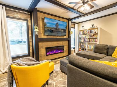 809 Coral Acres Dr