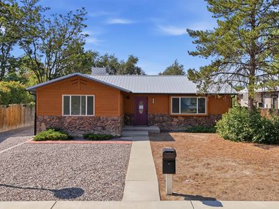 1615 Pinyon Ave