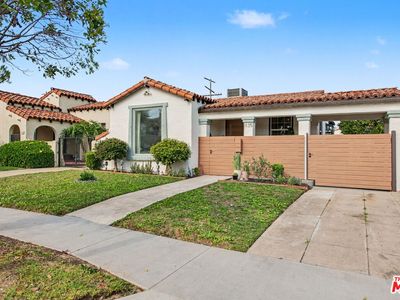 1135 W 81st Pl