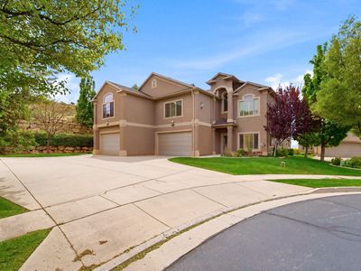 202 E Edgewood Cir