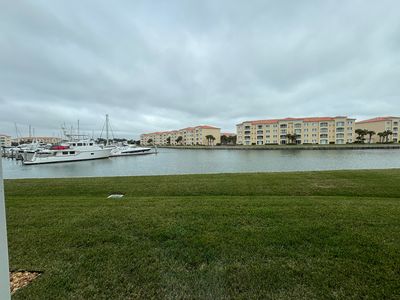 16 Harbour Isle Drive W #106