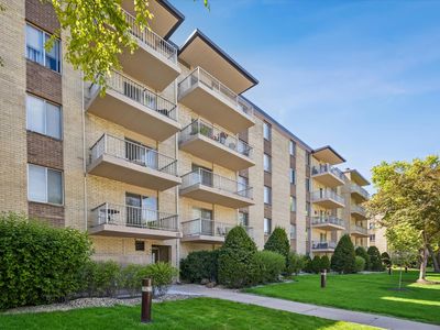 110 W Butterfield Rd APT 510S