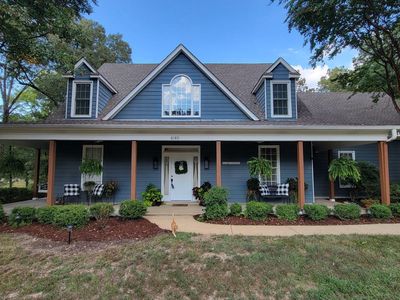 6180 Rolling Hills Dr