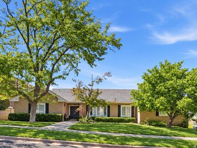 978 Oakwood Dr
