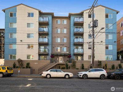 1614 Summit Avenue #308