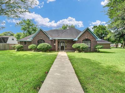 301 Jansen Dr