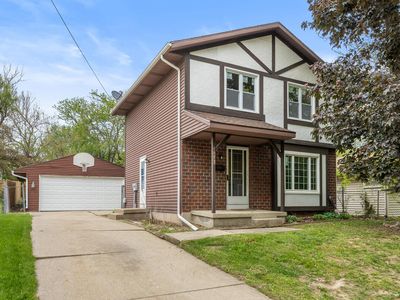 1073 Sweet St NE