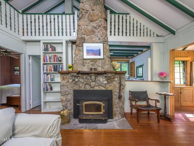 22 Mahkeenac Heights Rd