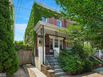 427 Roxborough Ave