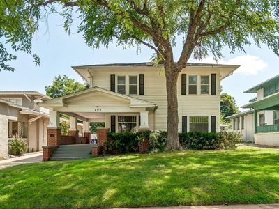 208 NW 17th St